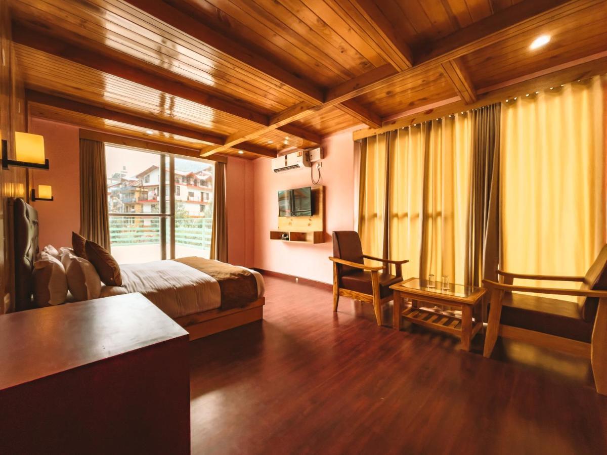 Hotel New Vistas Manāli エクステリア 写真