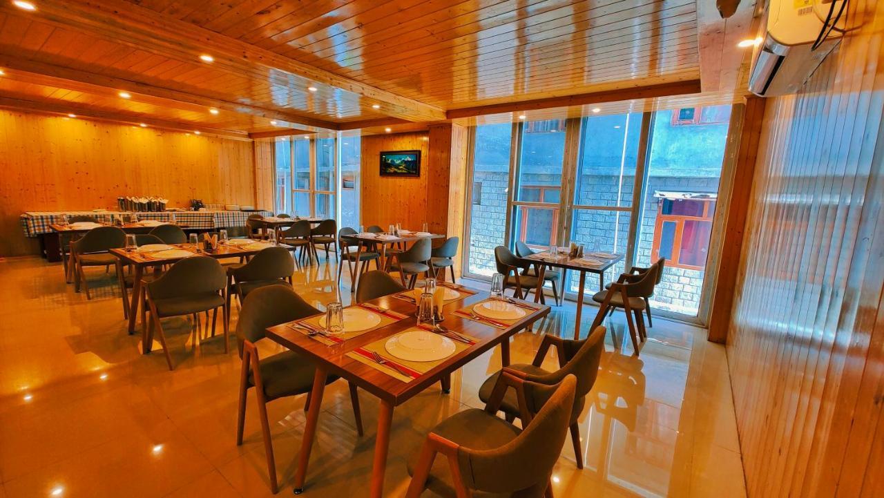 Hotel New Vistas Manāli エクステリア 写真